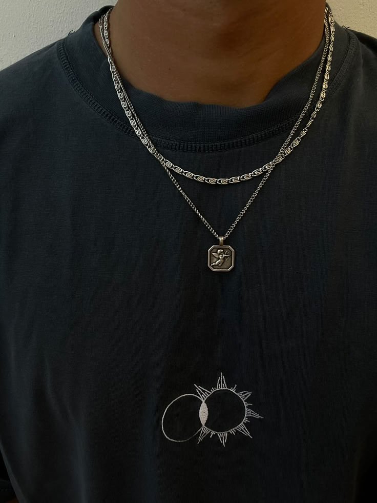 JOYERÍA gen z has brought back y2k in a major way—but why